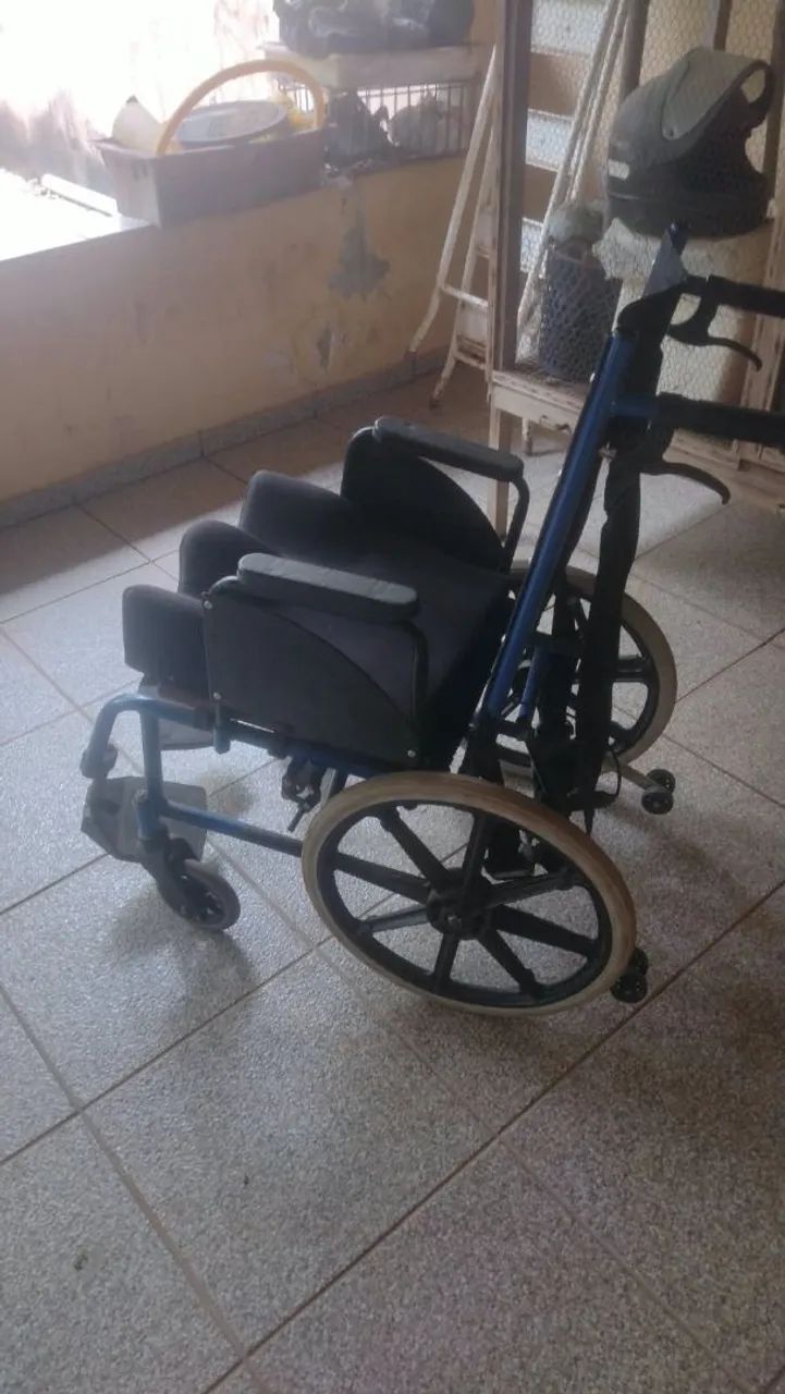 Cadeira de rodas  - Foto 2