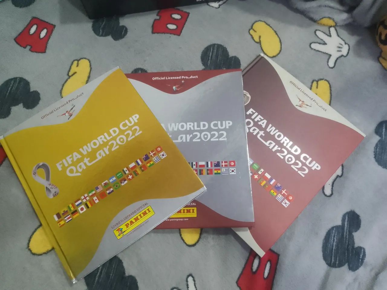 ÁLBUNS COPA 2022 - 3 MODELOS -(03 uni)TODOS COMPLETOS CAPA DURA E SEM QUALQUER MARCA E USO