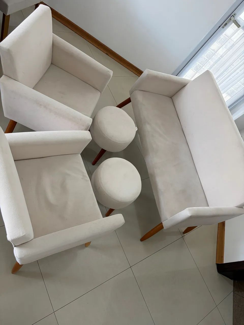 ? CONJUNTO DE SOFÁ E POLTRONAS ESTOFADOS - Foto 2