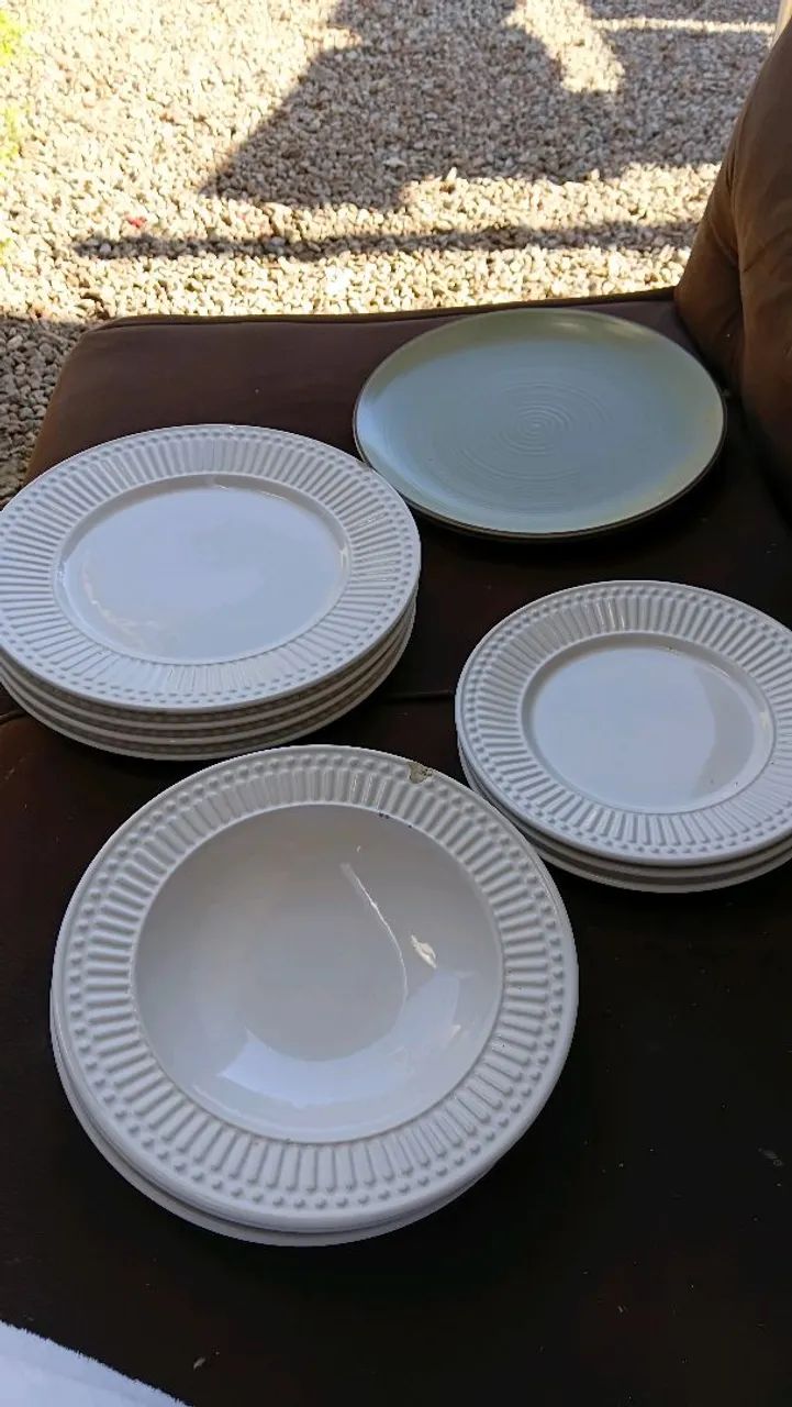 Kit com 12 pratos