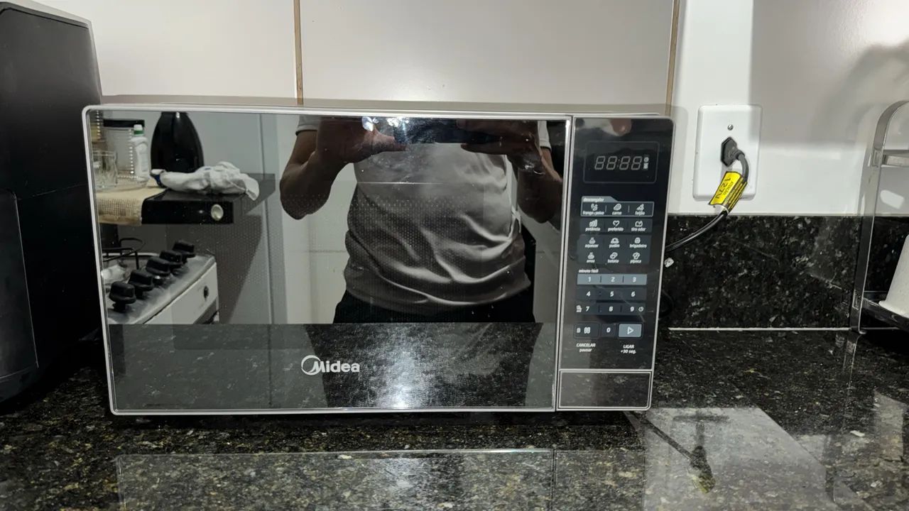 Vendo microondas novo e lacrado 