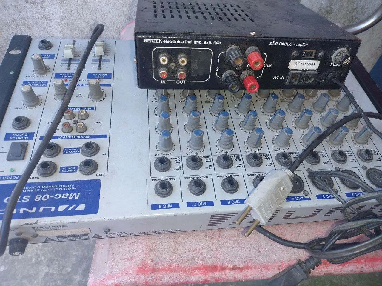 Mesa de som e amplificador 