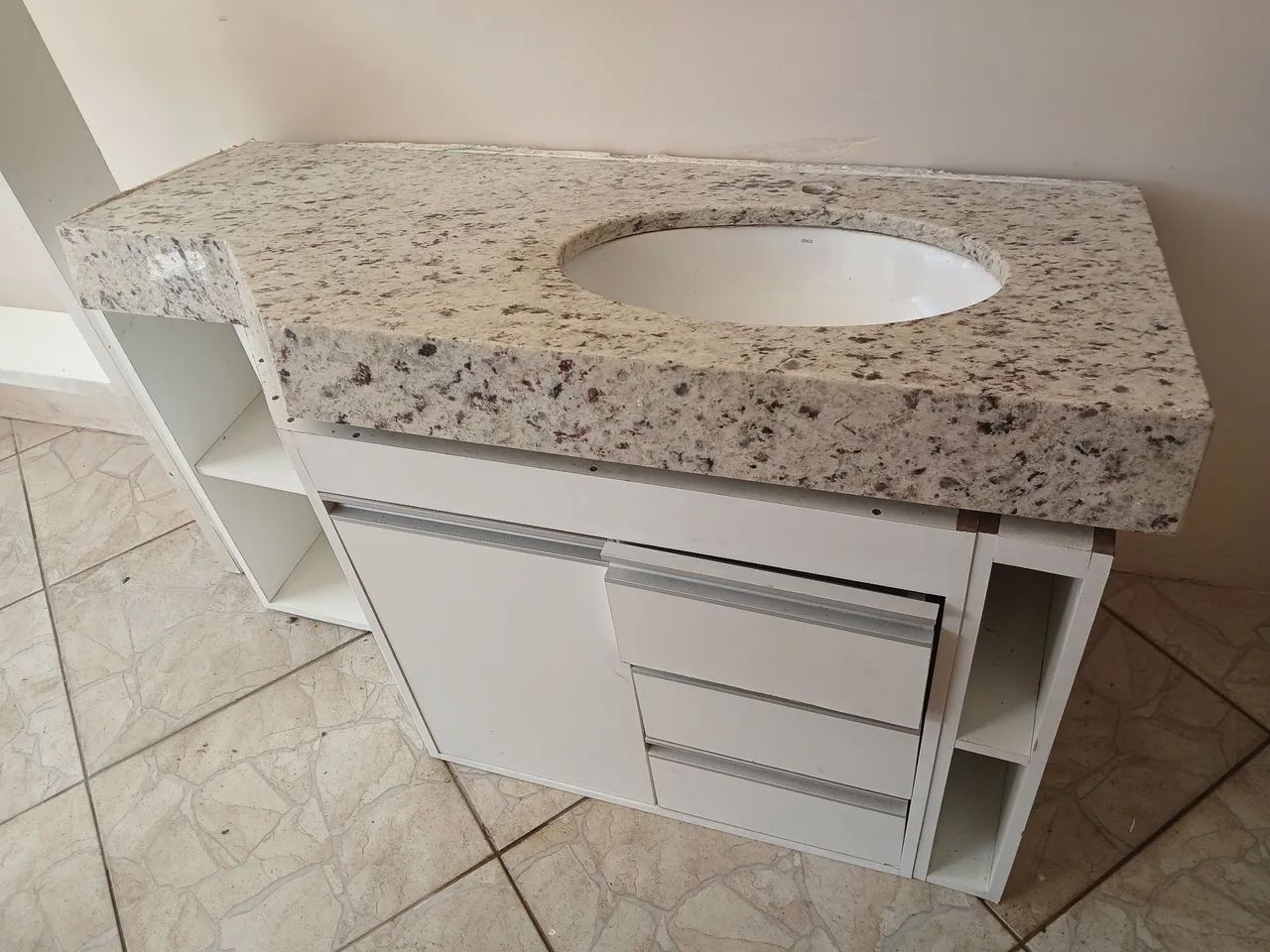 Lavatório de banheiro Completo em GRANITO e balcão de MDF - Foto 3