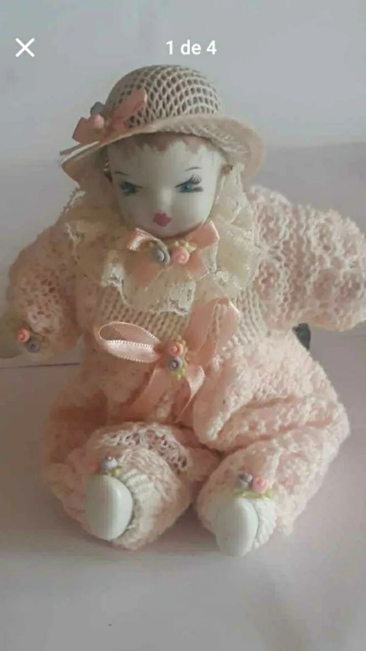 Mini Boneca Antiga de Porcelana