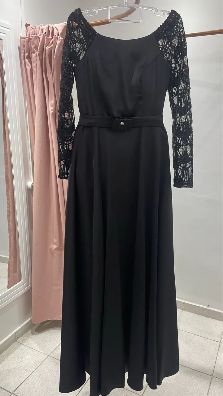 Vestido preto com mangas de renda - Foto 3