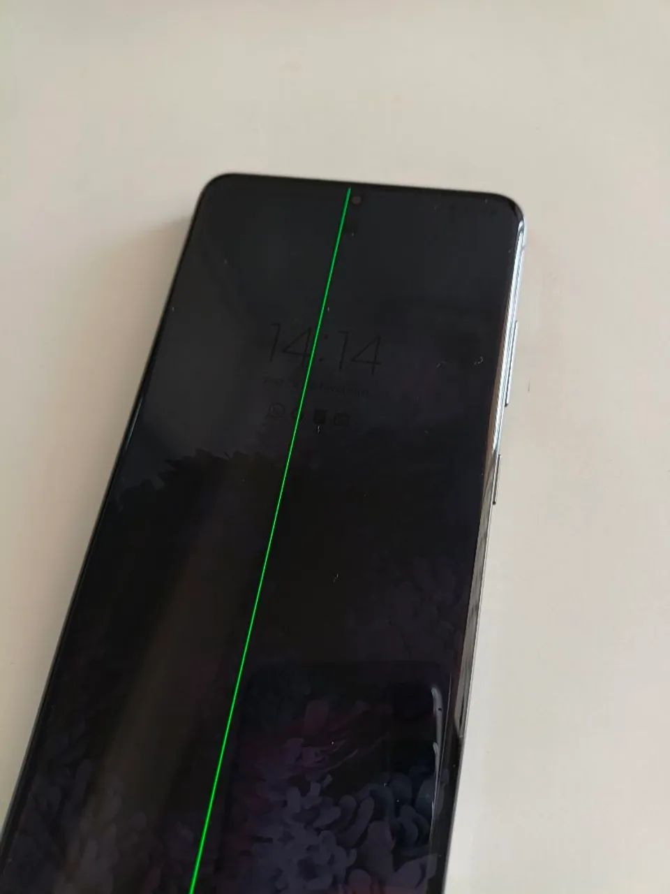 Galaxy S20+ linha na tela - Foto 2