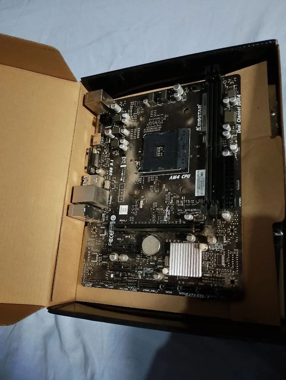 Placa mãe a320m Gigabyte Usada - Foto 2