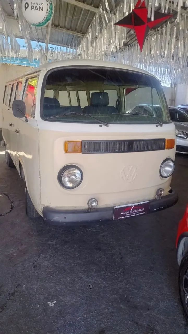 Volkswagen Kombi Standard/ Luxo/ Serie Prata 1983
