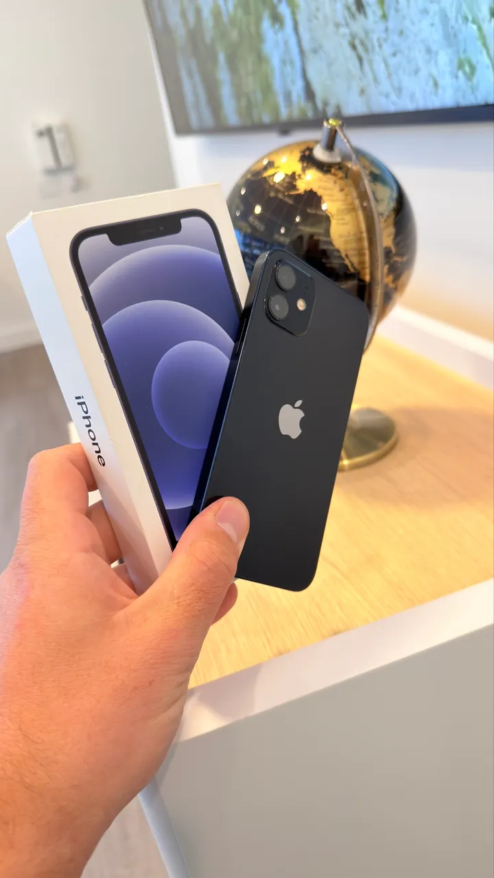 iPhone 12 64gb Branco e com caixa original - Celulares e