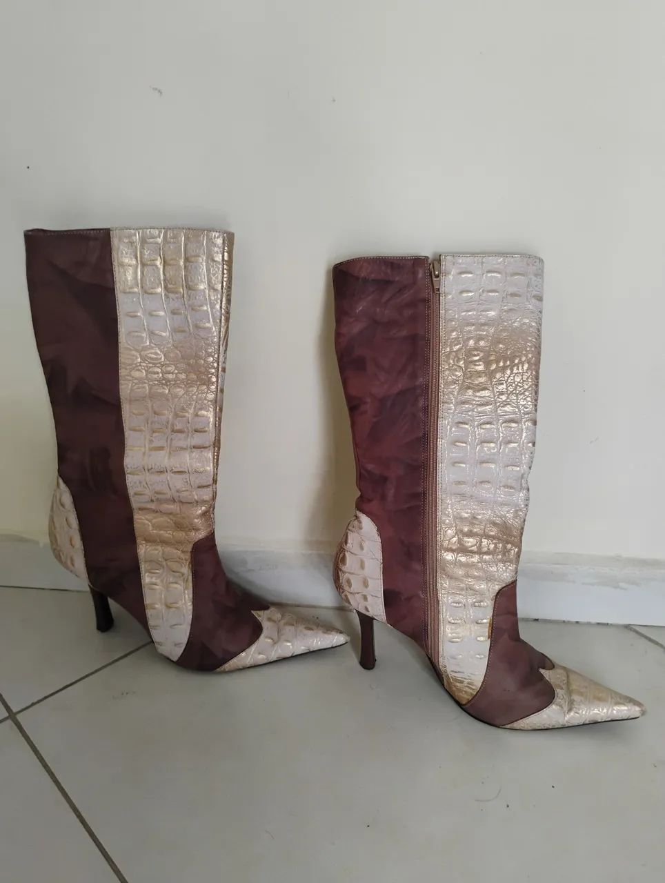 VENDO 1 BOTA FEMININA COURO - Foto 3