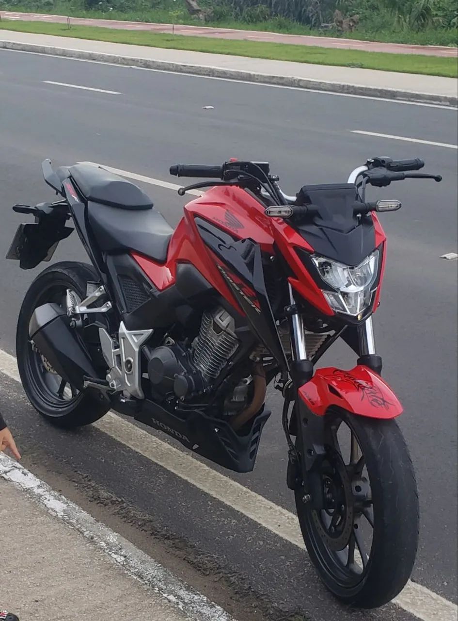 Moto sem detalhes 