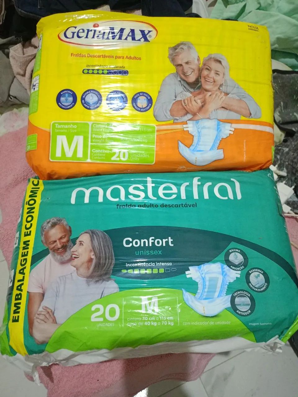Fraldas descartáveis geriátrica.