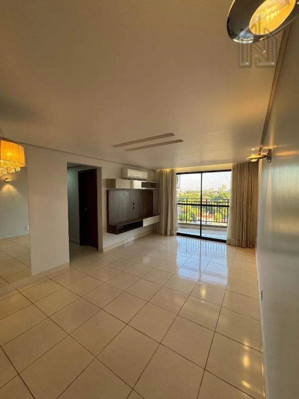 APARTAMENTO PROX. À AV. JK - 94M2
