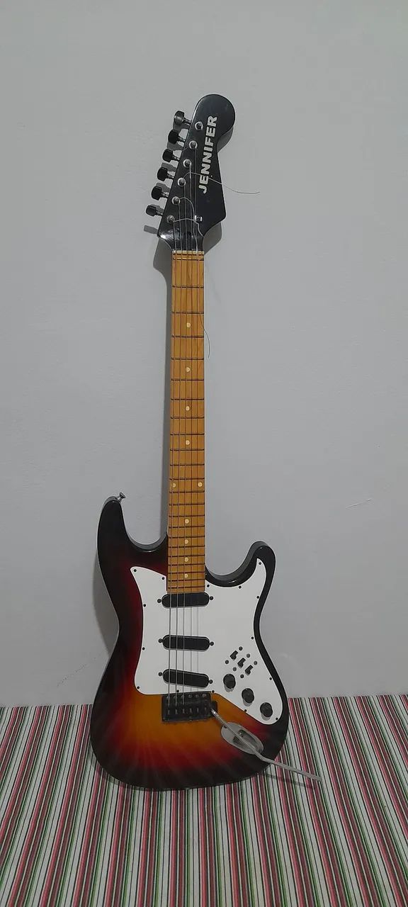 Guitarra Jennifer 6 cordas  - Foto 2