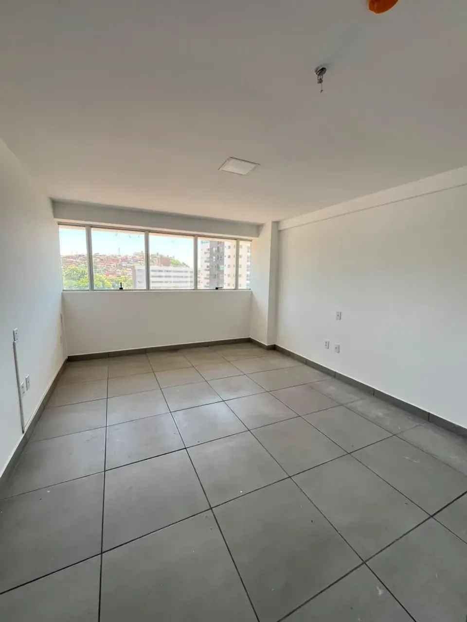 Alugo sala comercial na mangabeiras no premiun office - Foto 2
