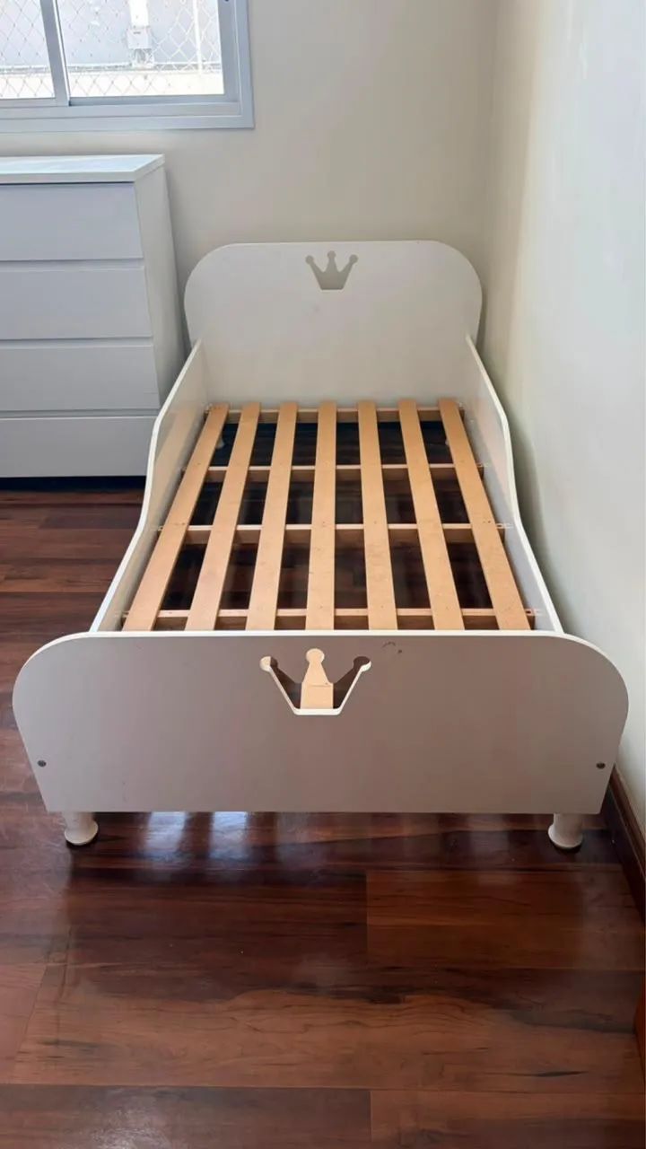 Cama e cômoda infantil  branca - Foto 4