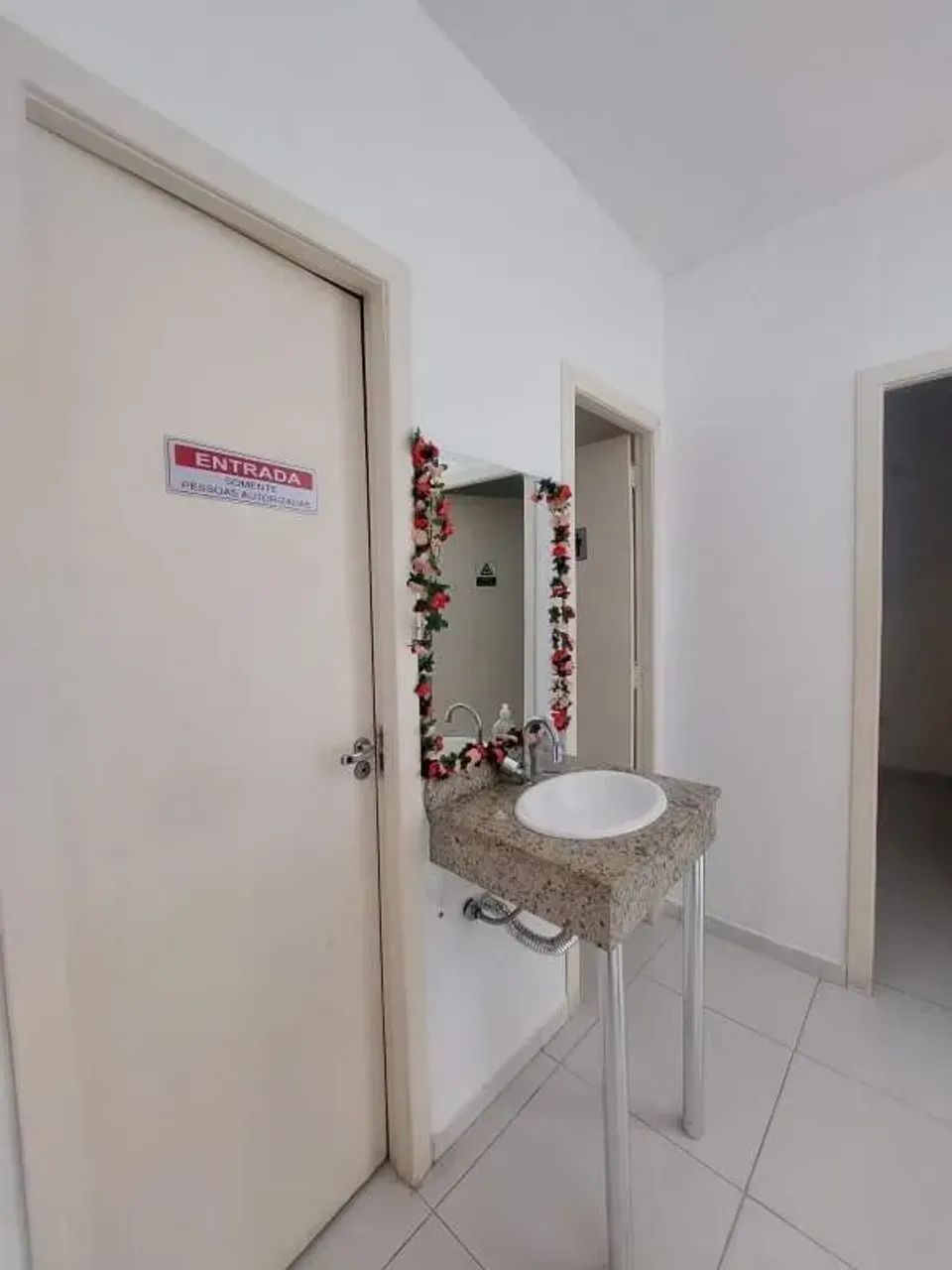 Ponto comercial para aluguel no Centro de Guaratinguetá  128 m² - Foto 4