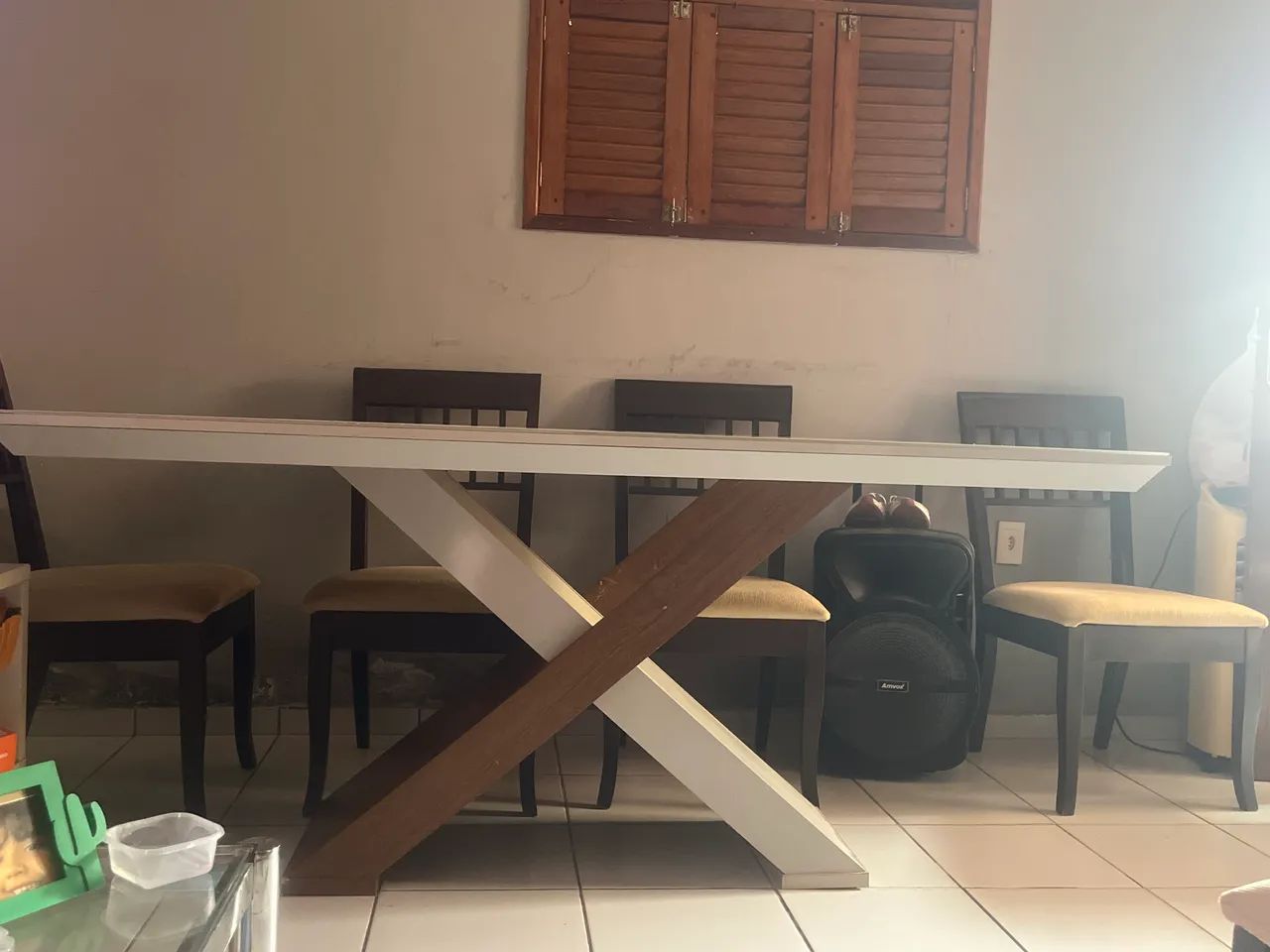 Mesa de jantar com 6 cadeiras 