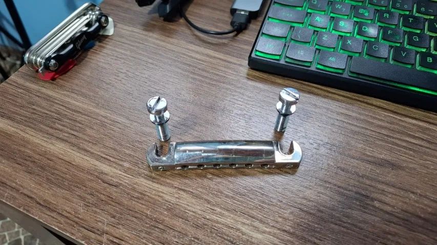 Ponte Stopbar Tailpiece Mojo Axe Para Guitarras Gibson - Foto 2