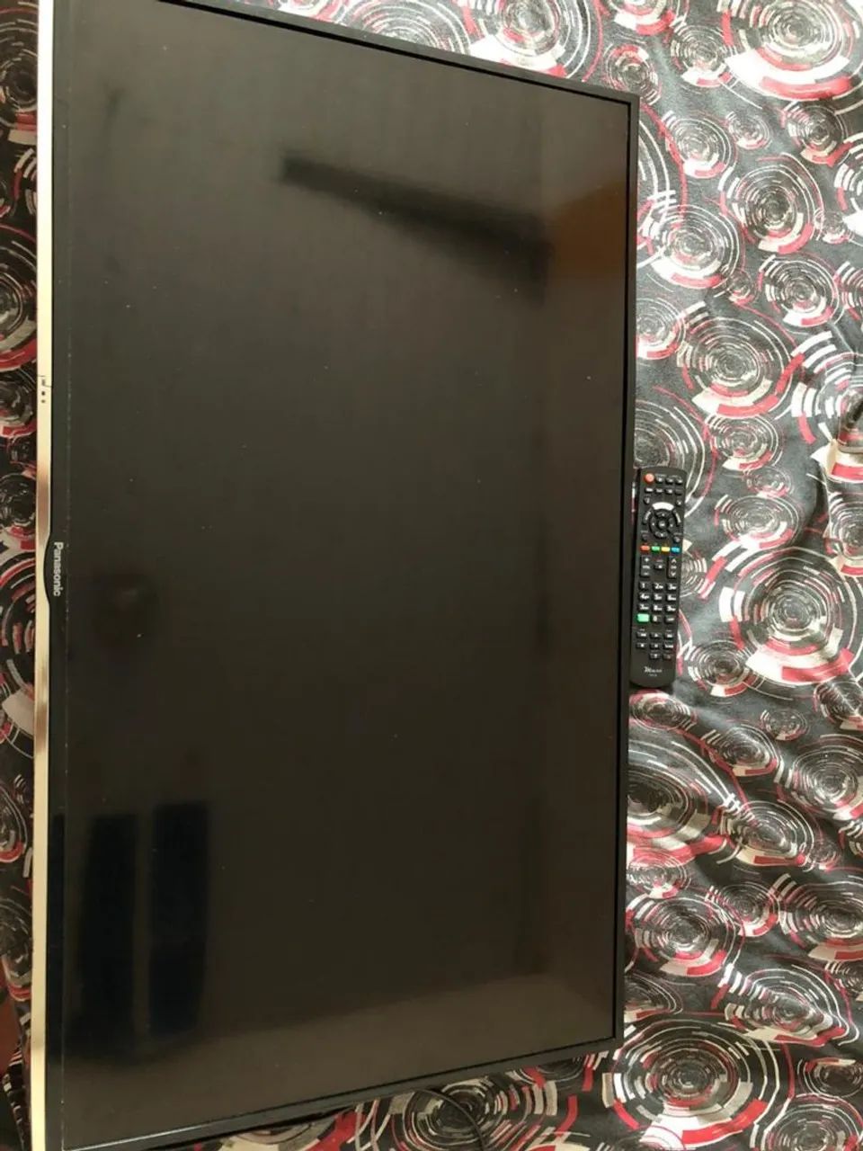 Tv Panasonic, 43 polegadas, tem uma linha na tela mais não interfere em nada  - Foto 3