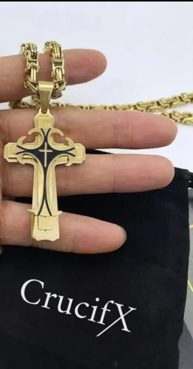 Colar com pingente dourado Cruz Templária de aço cirúrgico  - Foto 2