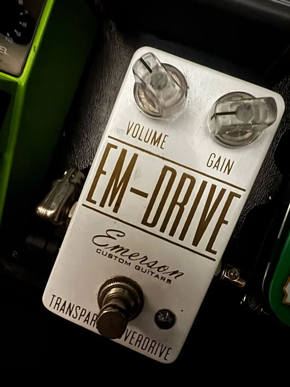 Em drive pedal de overdrive 