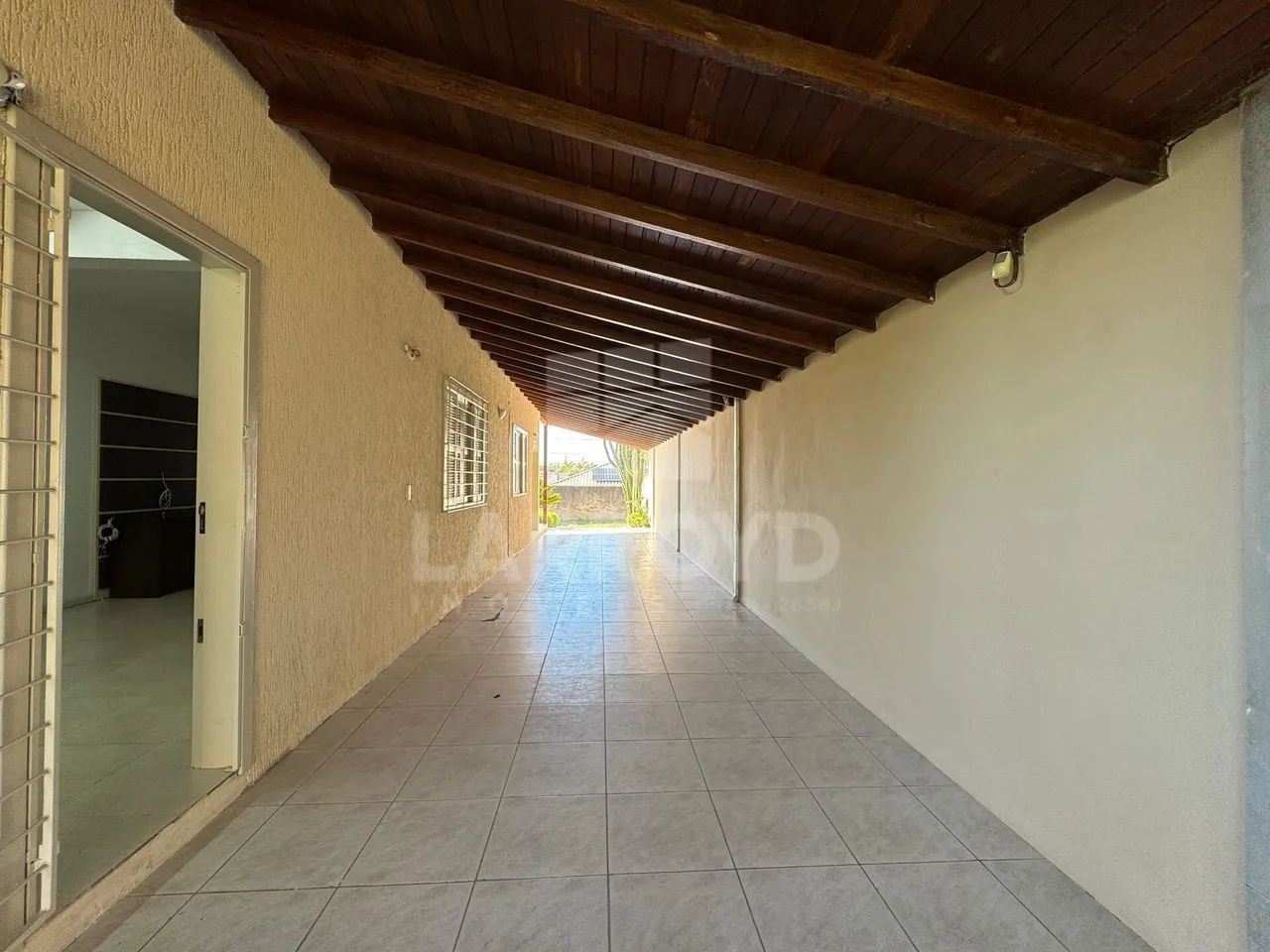 Casa à venda com pátio amplo e potencial comercial - Foto 5