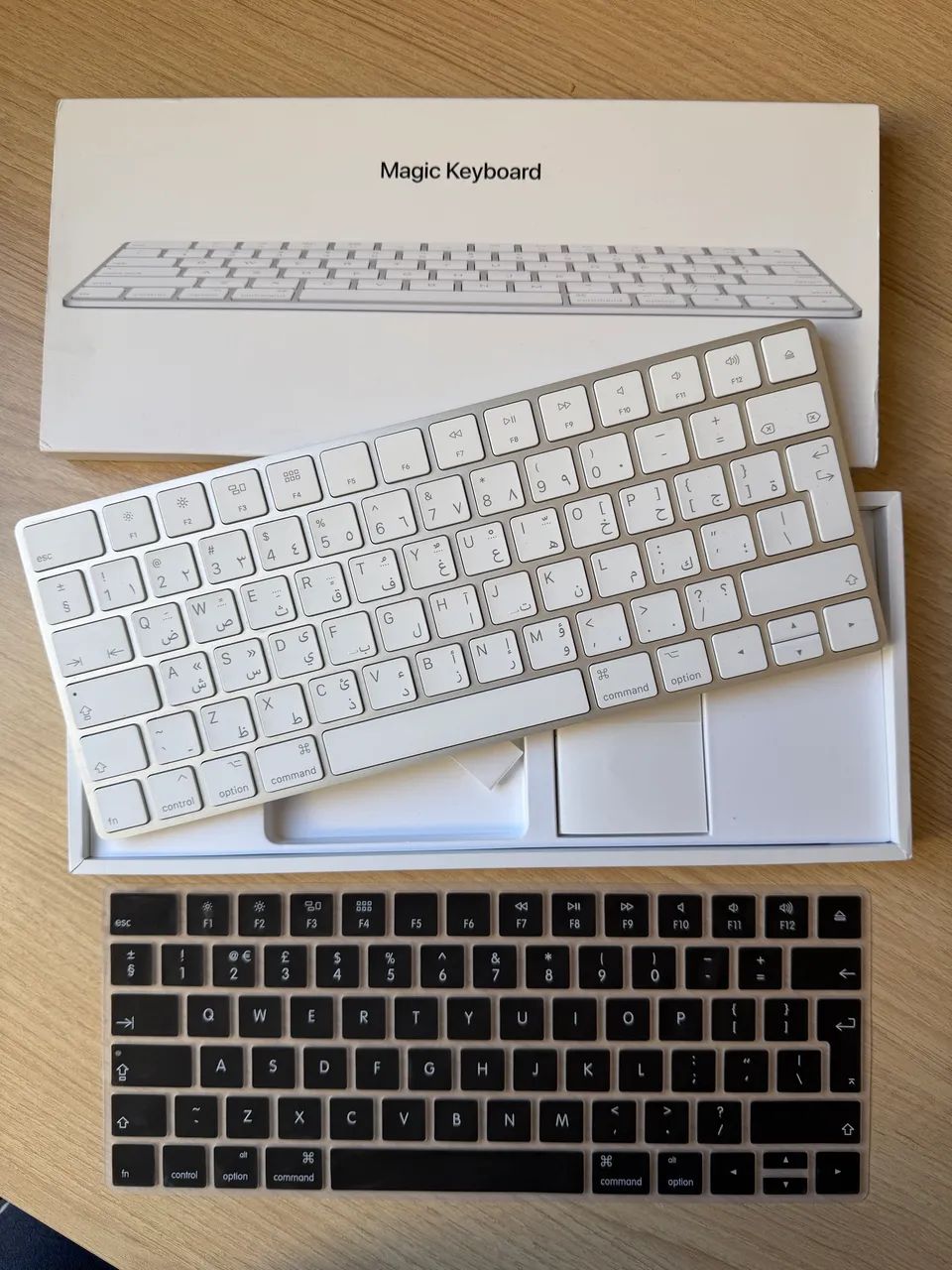 Apple Magic Keyboard A1644 MQ5L2AB EUA/ÁRABE