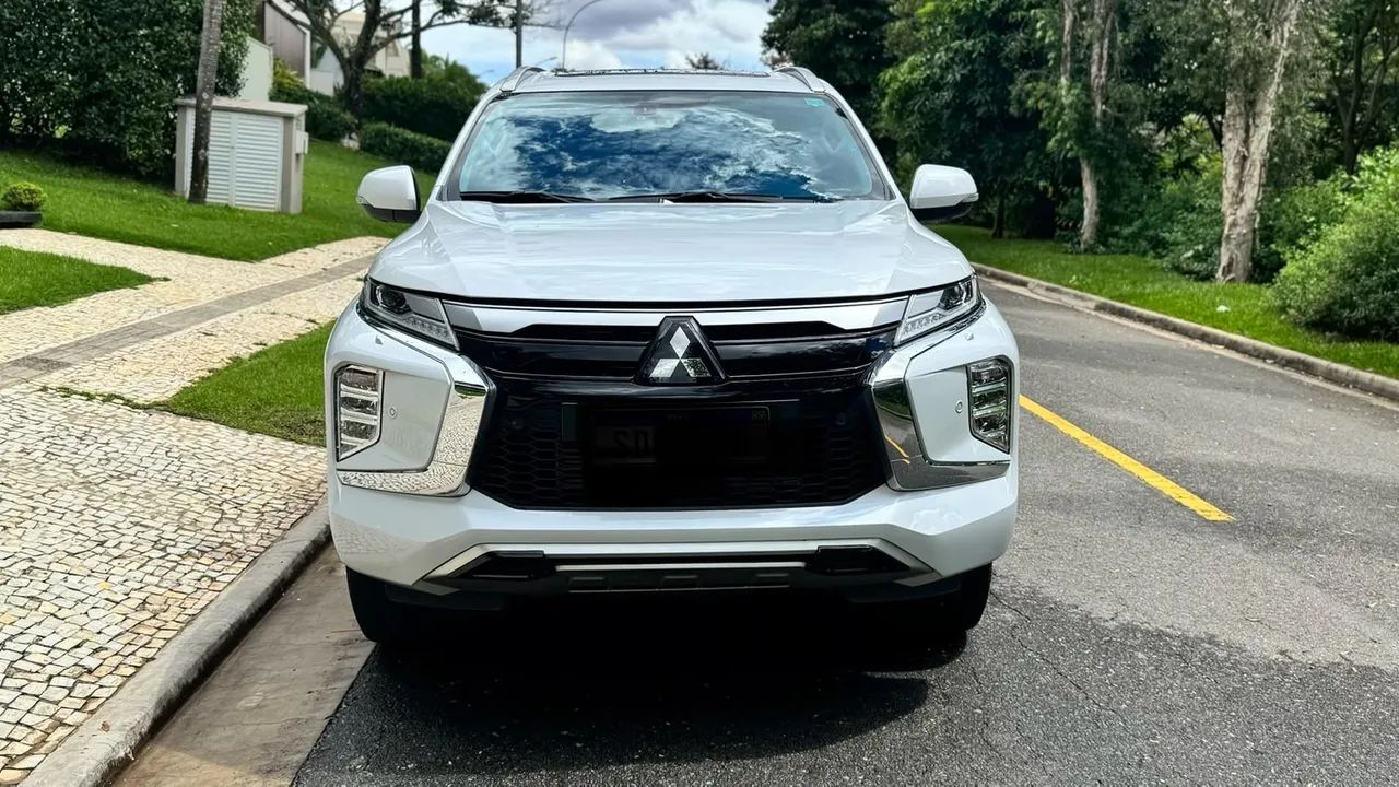 Mitsubishi Pajero 2024