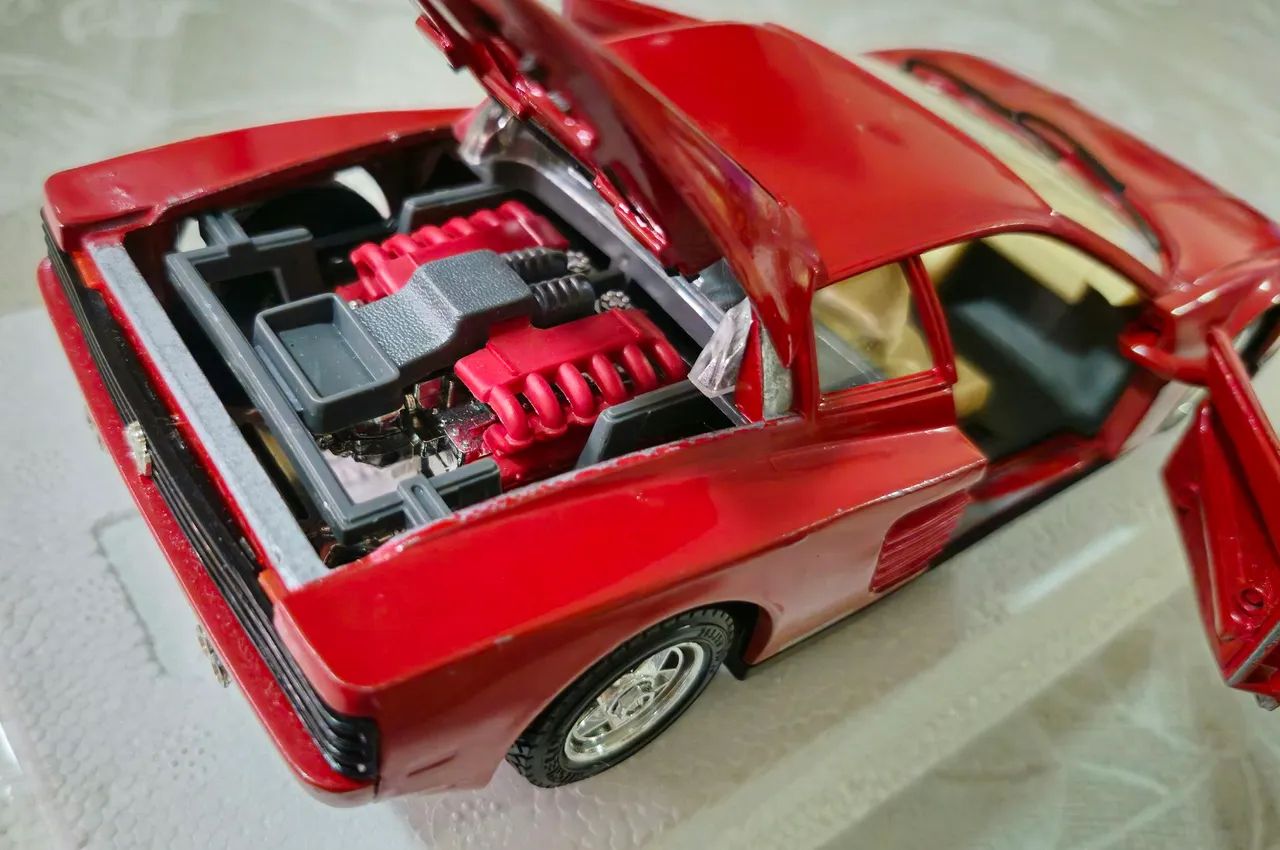 Ferrari Testarossa 1984 Burago 1/24 - Foto 3