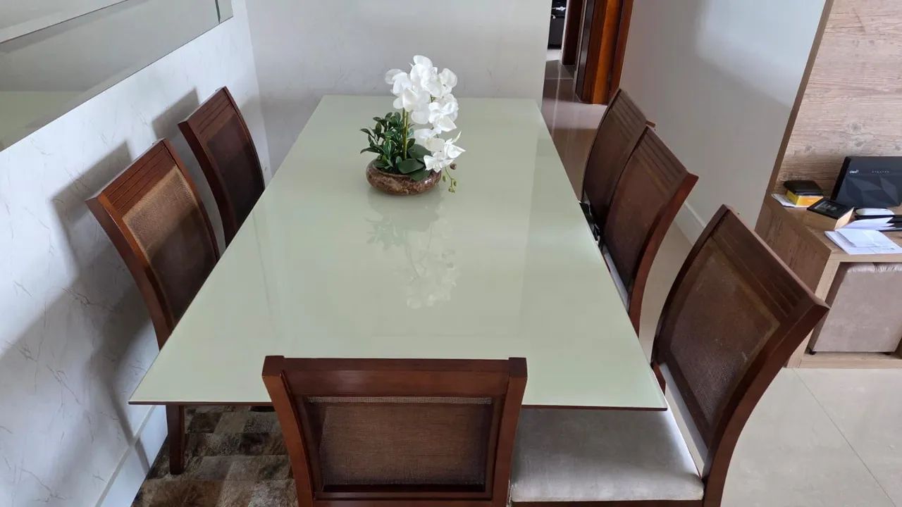 Mesa sala de jantar 2mx1m com 6 cadeiras