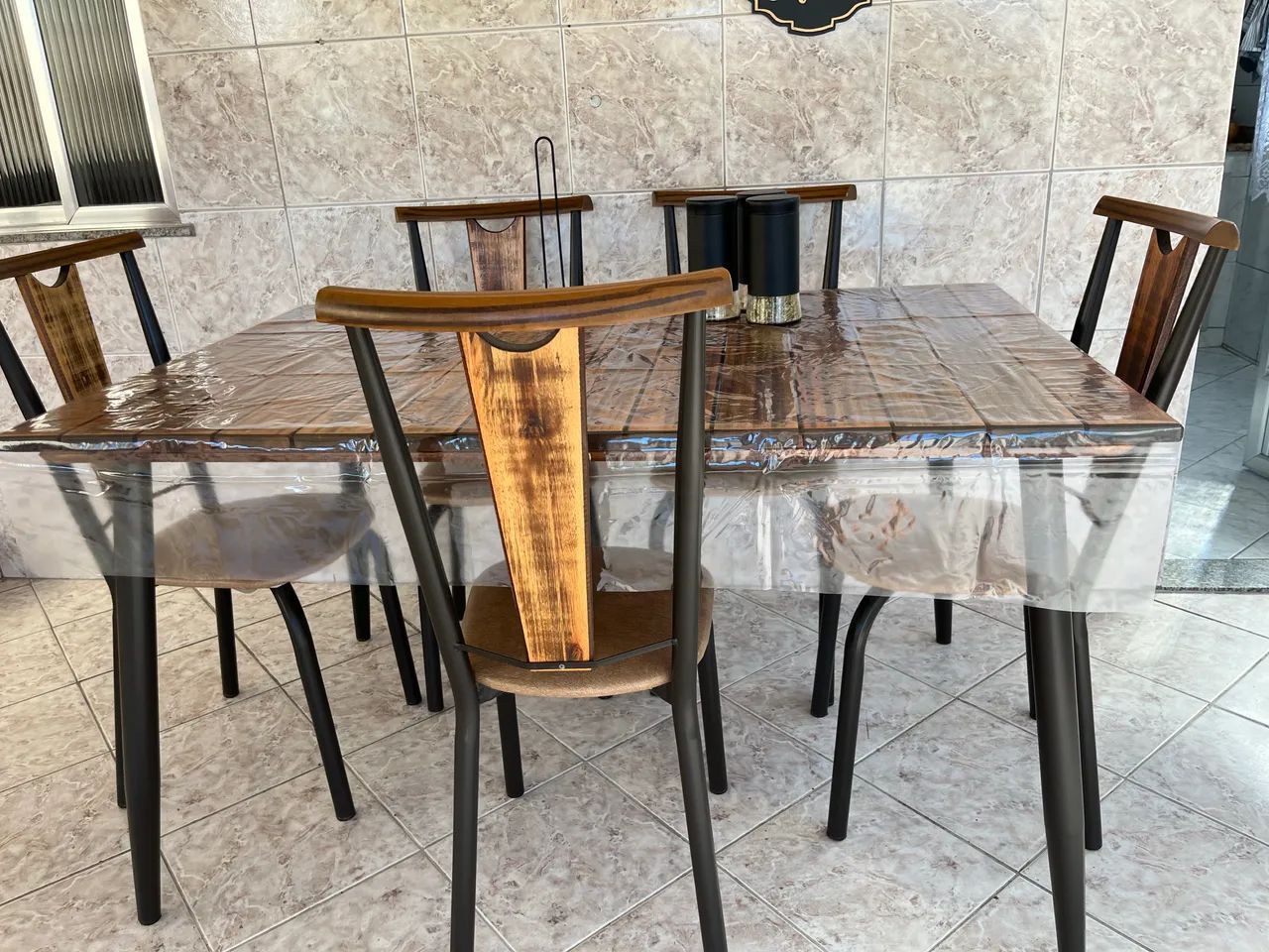 Mesa com 6 cadeiras  - Foto 2