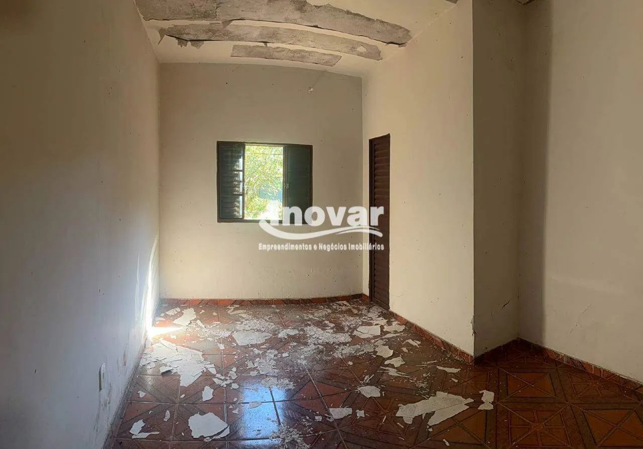 Casa com 2 quartos com 1 suíte e 3 vagas de garagem no bairro Ermelinda - Foto 4