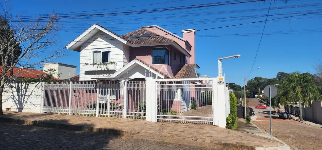 CASA COM 3 SUÍTES NA LUCAS ARAUJO