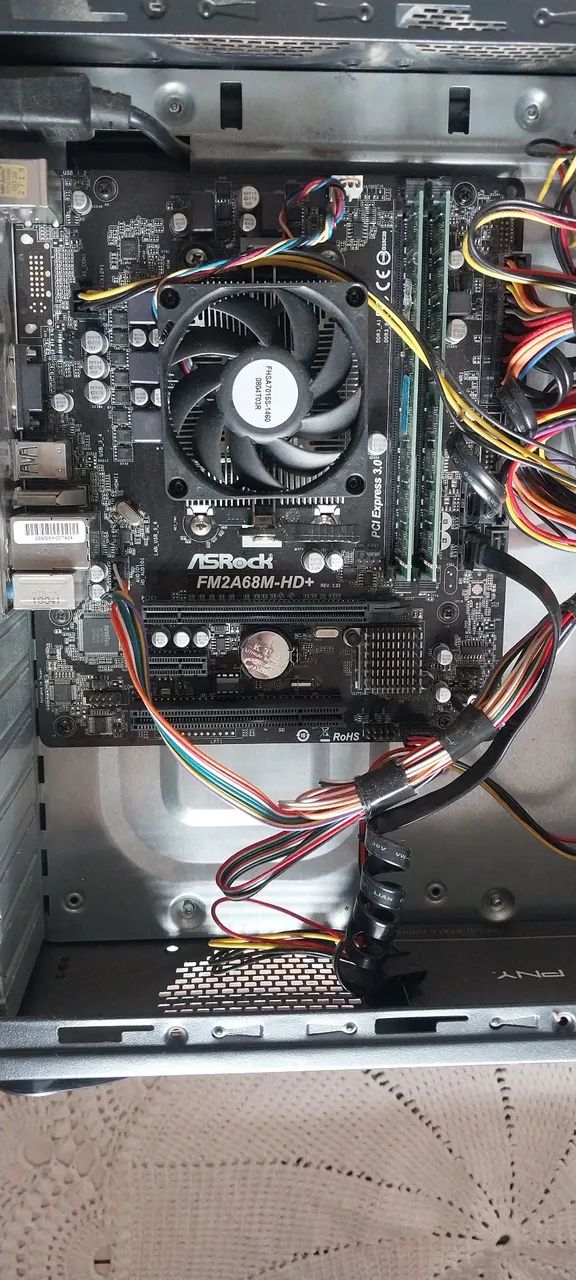 Vendo 4 gabinete pc  - Foto 2