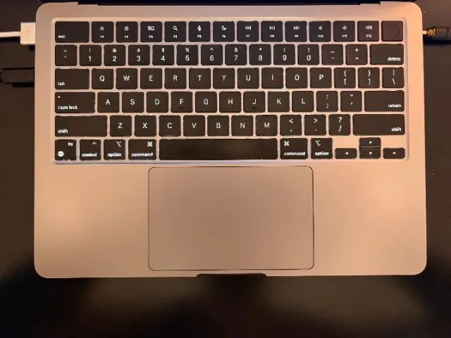 MacBook Air M2 (2022) - 8GB RAM - 256GB SSD - Foto 2
