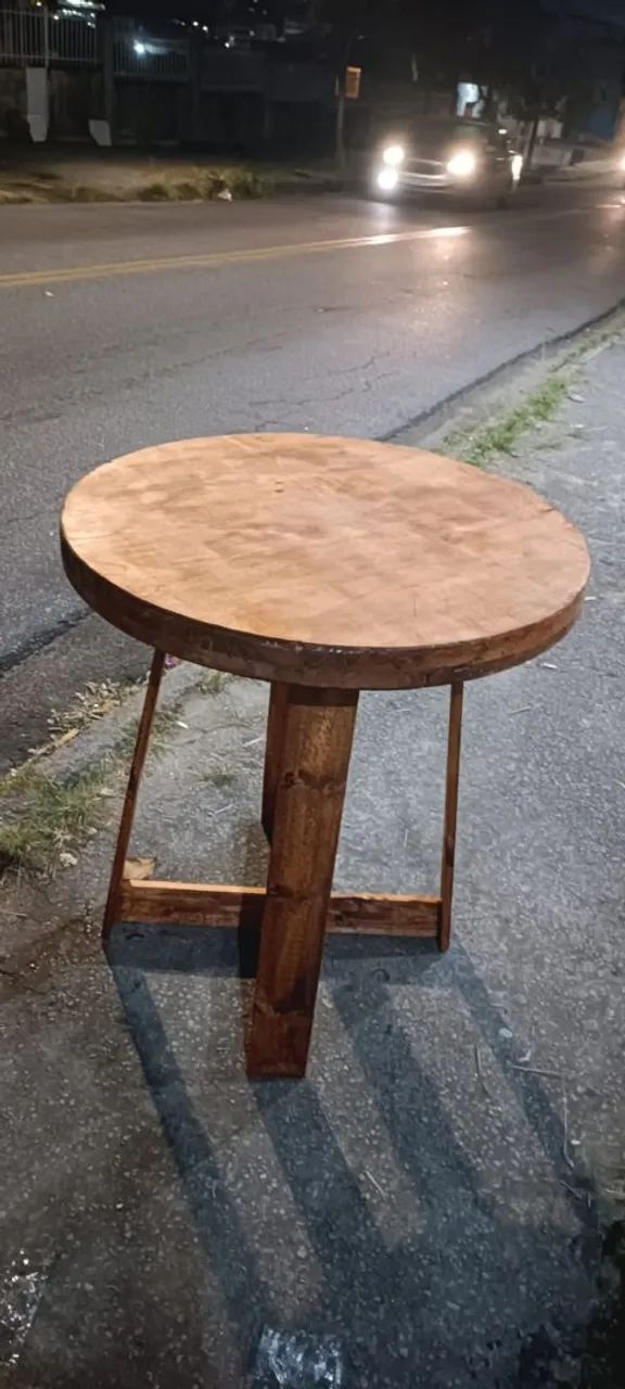 Mesa de carretel de palete com tampo redondo 