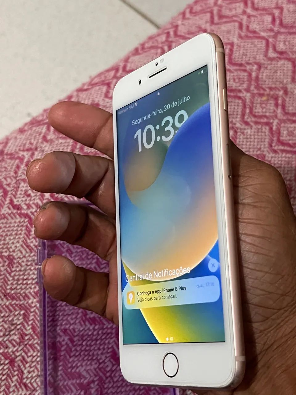 Um iPhone 8 Plus  - Foto 5
