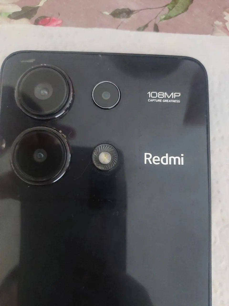 Celular usado em ótimo estado.
