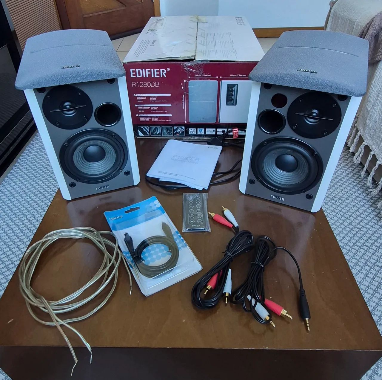 Monitor Edifier R1280DB