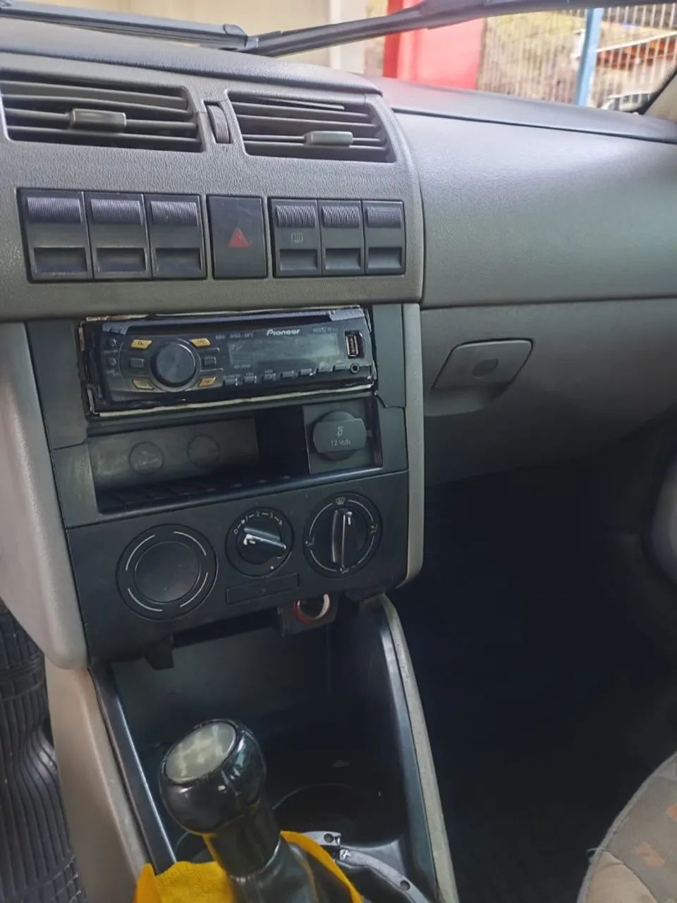 Volkswagen Gol Geração III Power 1.0 MI 16V Gasolina Mec. 4P 2002