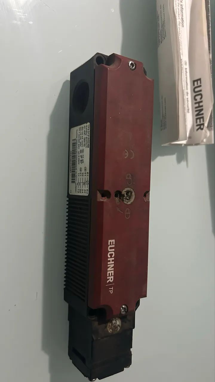 Euchner Original Tp3-2131a024m Chave De Segurança Com Trava 