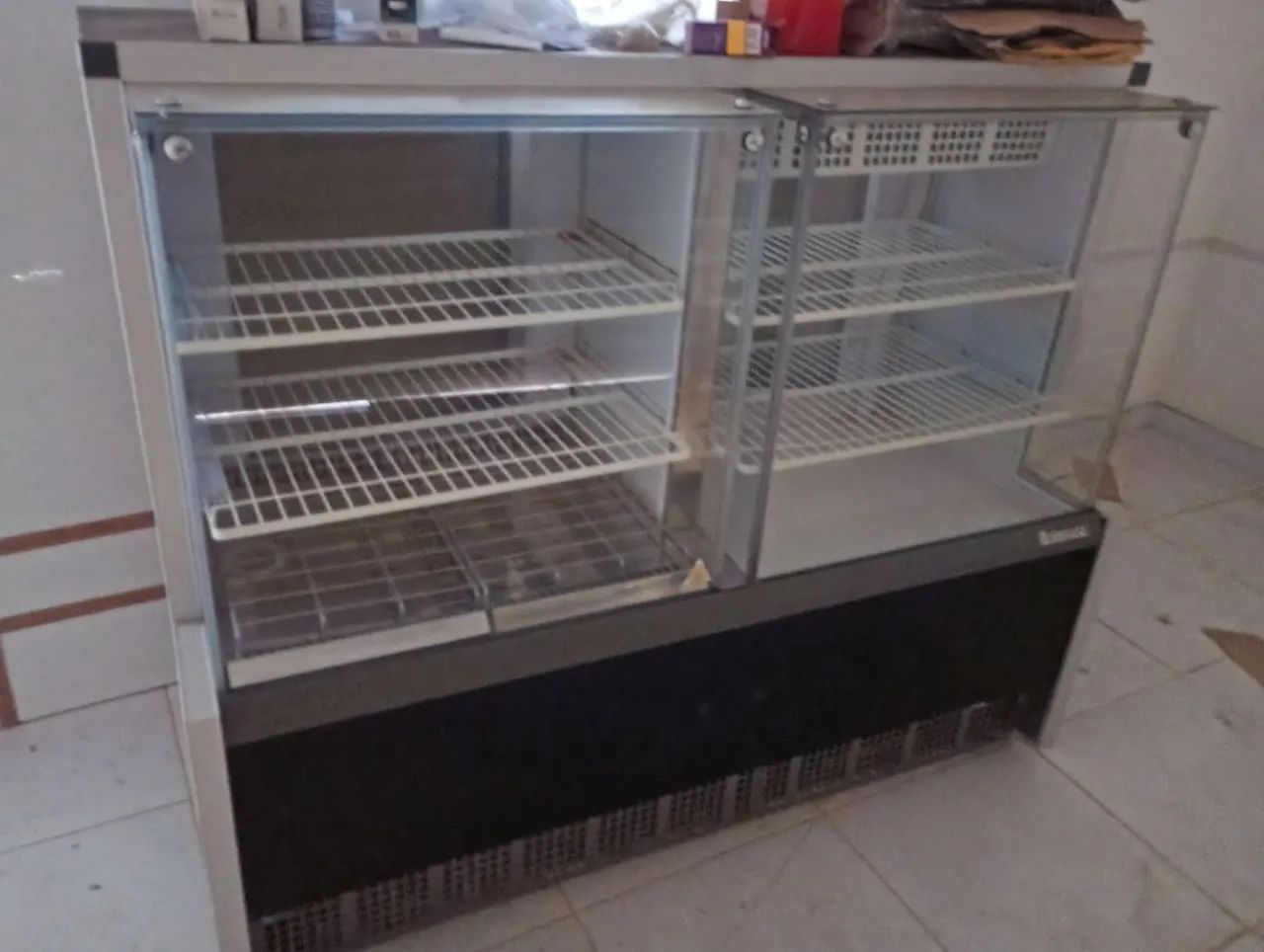 Móveis de lanchonete 