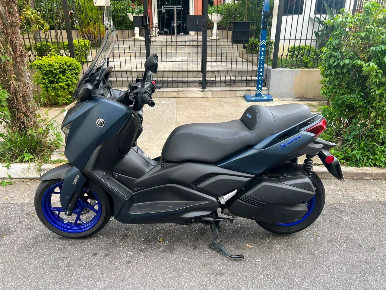 XMAX 250 CONNECTED - Foto 4
