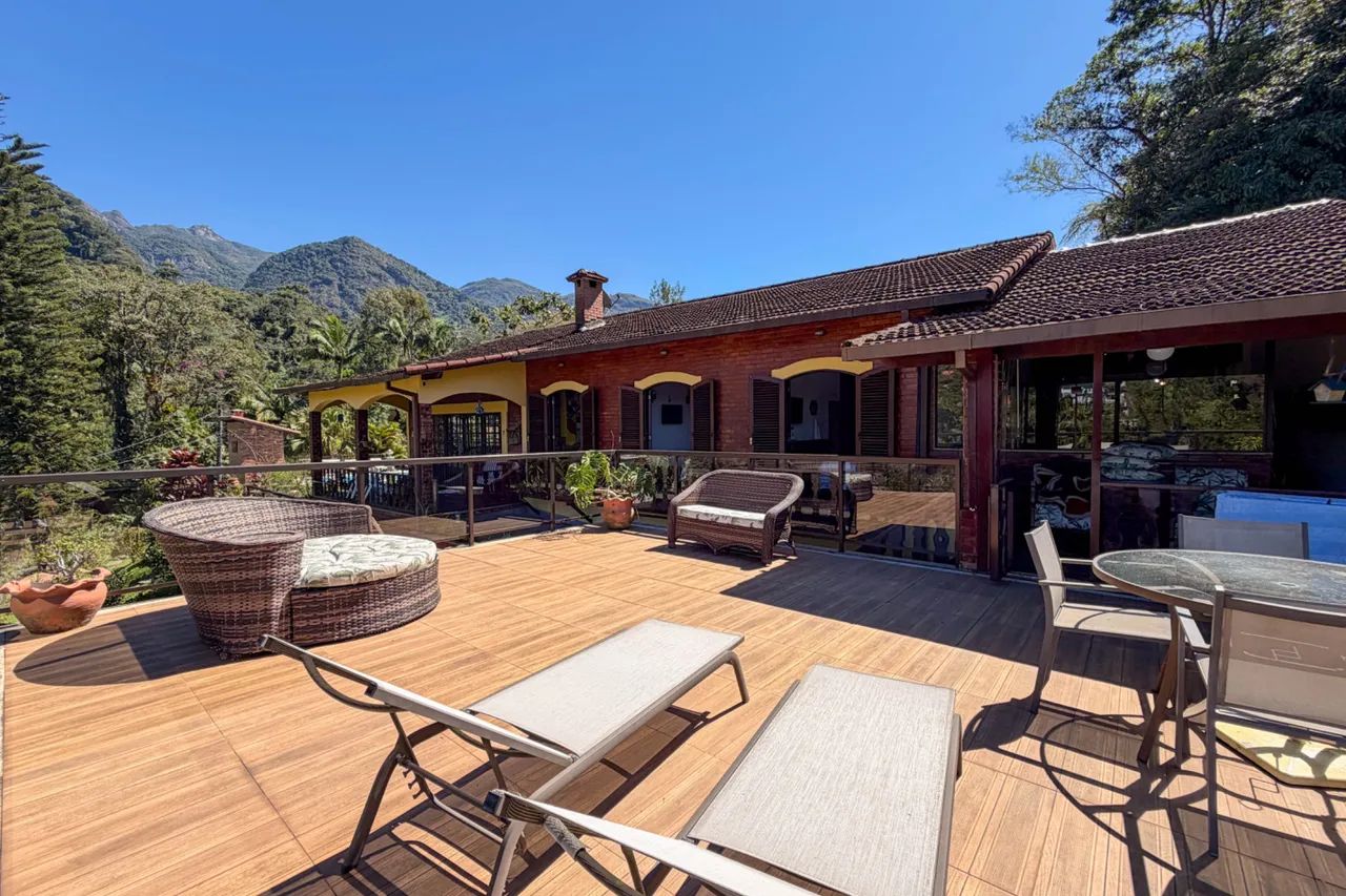 Casa com 7 quartos no Comary, Teresópolis.