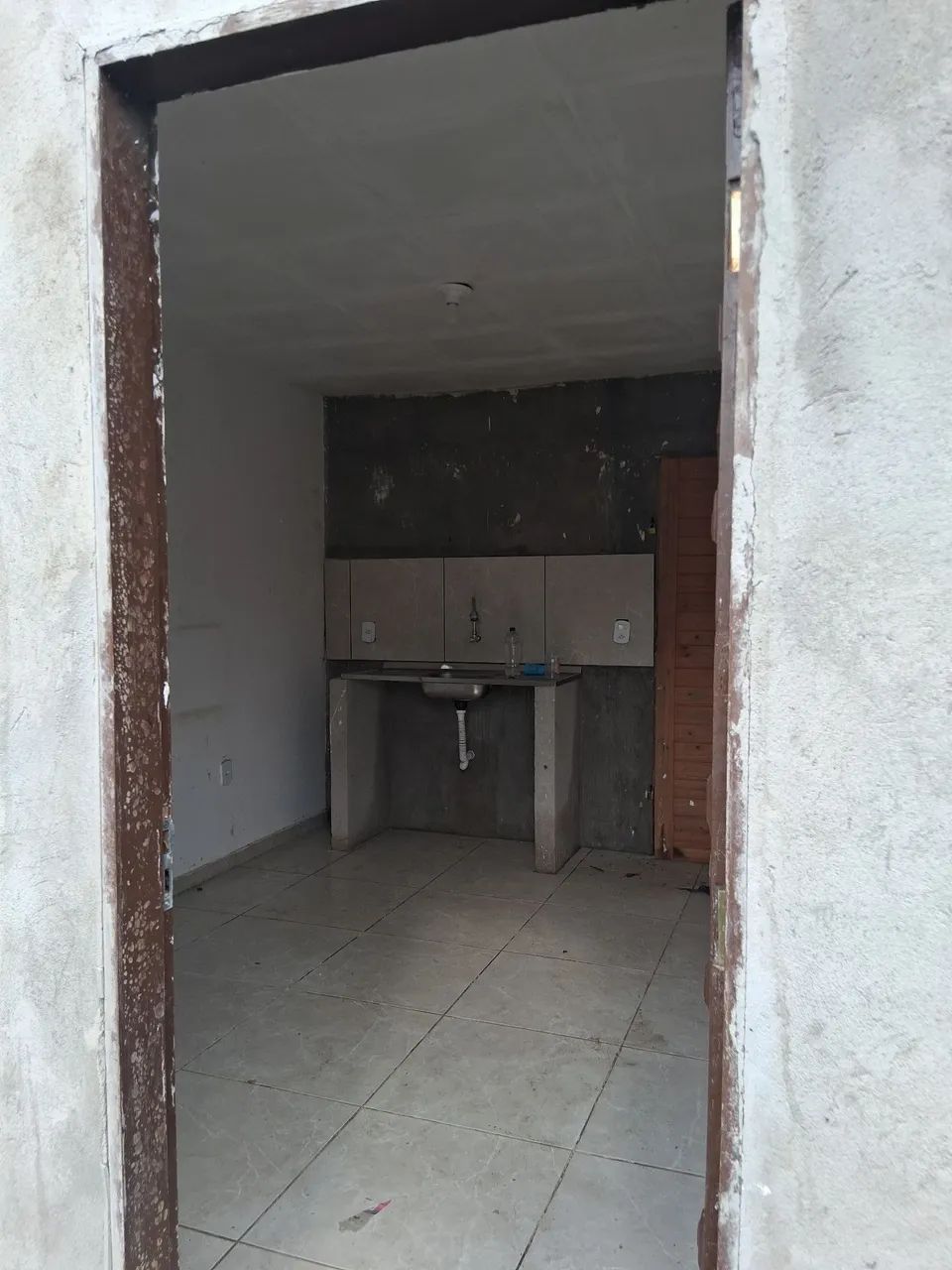 Vendo casa com lage batida e terreno grande  - Foto 5