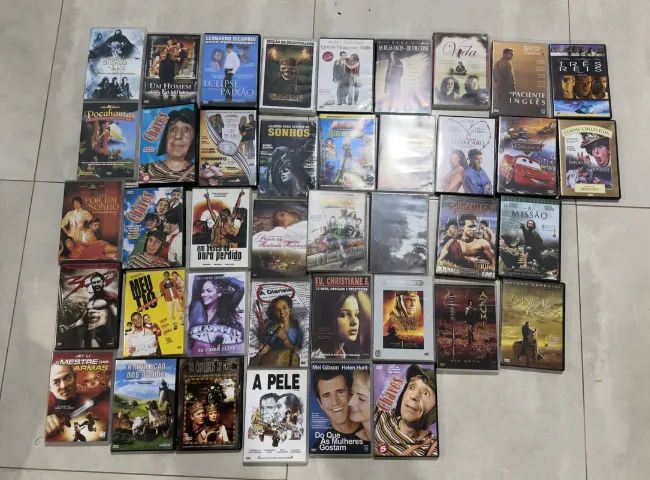 VENDO COLEÇÃO DE DVDs, BLU-RAYS E VHS - Foto 4