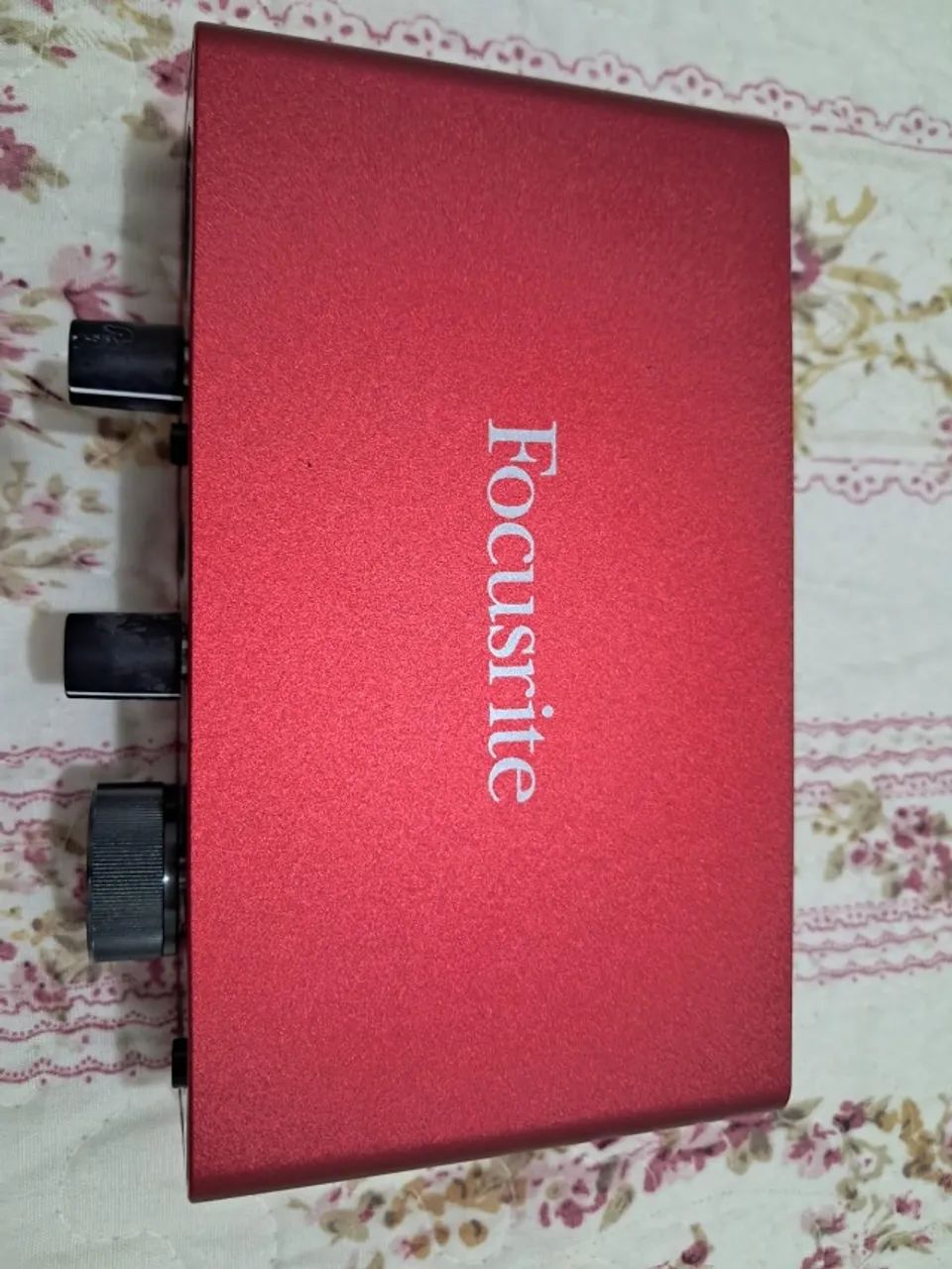 Interface De Áudio Focusrite Scarlett Solo 2i2 3ª Gen.