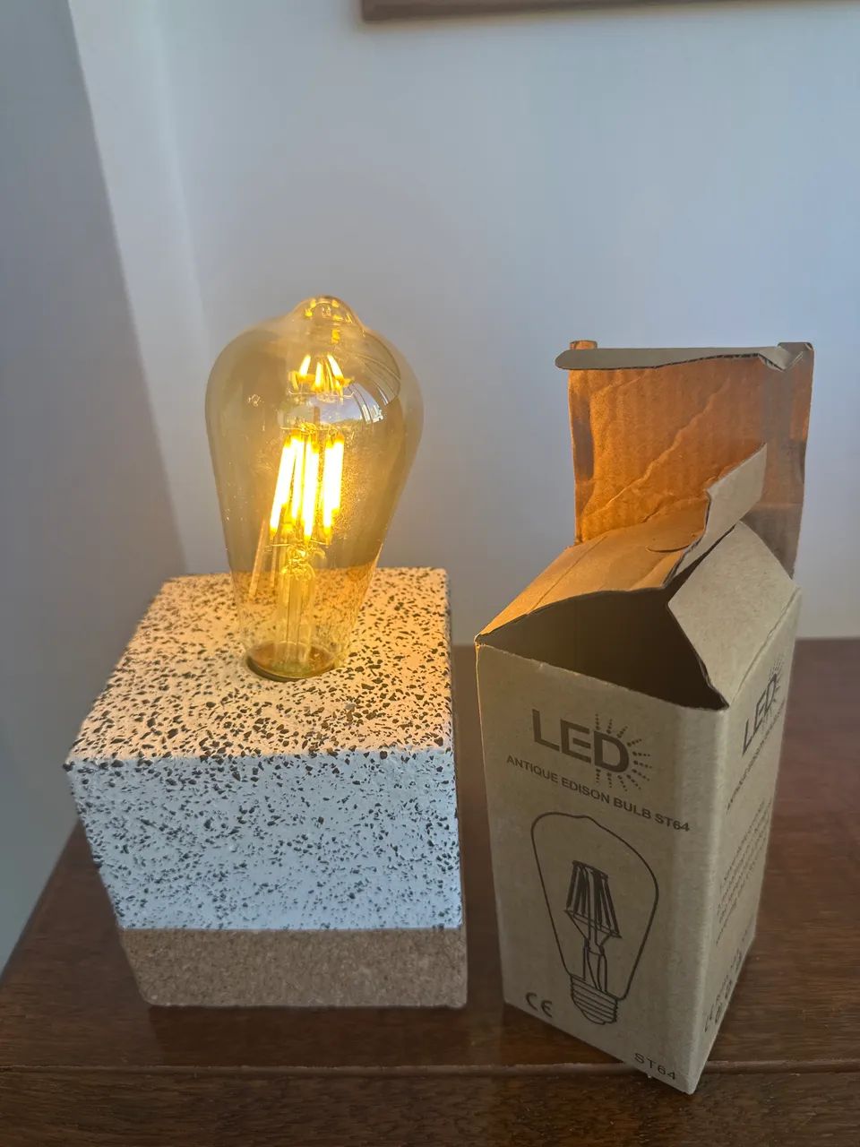 VENDO LUMINÁRIA CONCRETO 