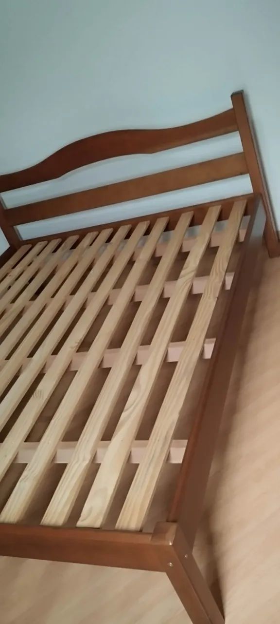 Cama de casal QUEEM Madeira Maciça